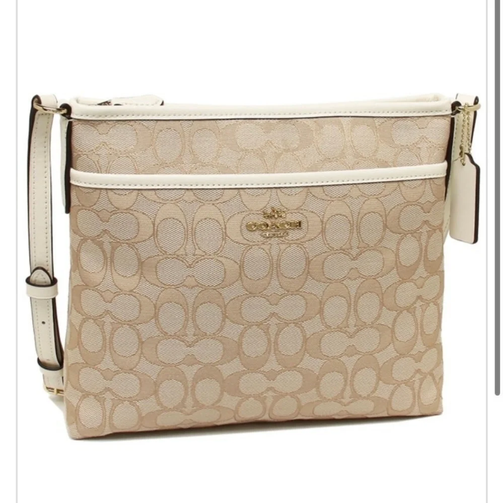 New! Coach Sig Jacquard File Crossbody - Picture 2 of 8